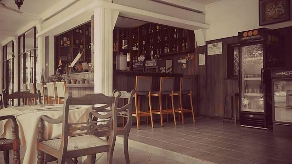 hotel lagoon paradise