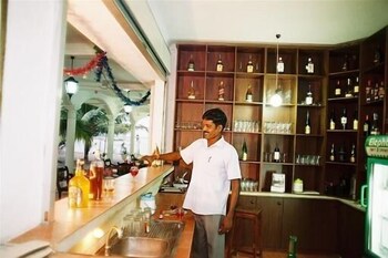 hotel lagoon paradise