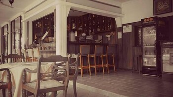 hotel lagoon paradise