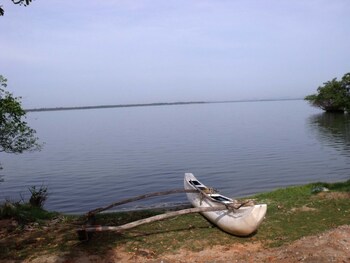 hotel lagoon paradise