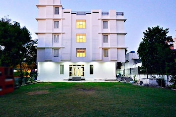 hotel mukund villas
