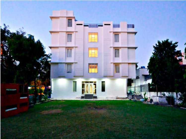 hotel mukund villas