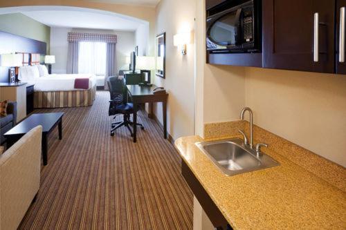 holiday inn express hotel and suites dallas west by ihg