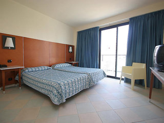 port fiesta park hotel