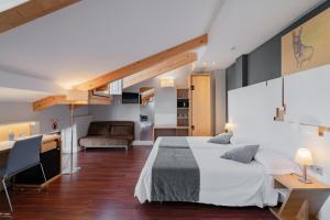 hotel el coloquio