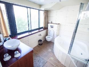 spirit of herzl hotel