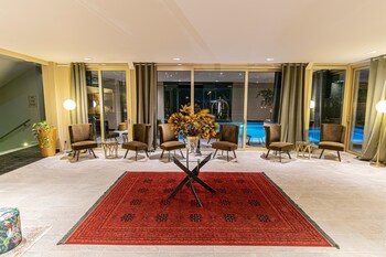 golden suites and spa