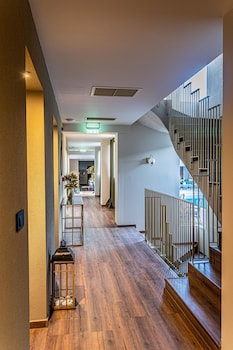 golden suites and spa