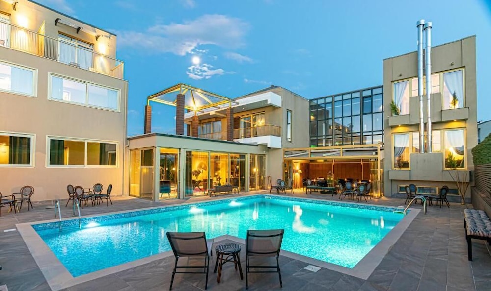 golden suites and spa