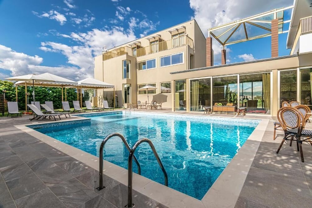 golden suites and spa