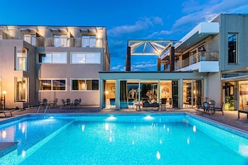 golden suites and spa