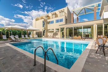 golden suites and spa