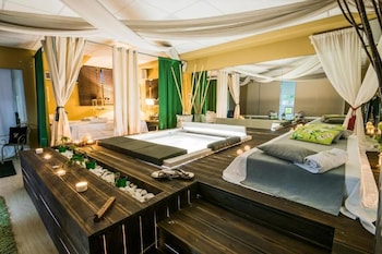 golden suites and spa