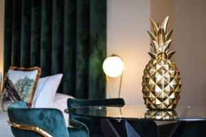 golden suites and spa