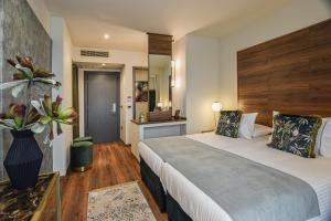 golden suites and spa