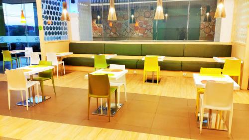 zest jemursari by swiss belhotel international