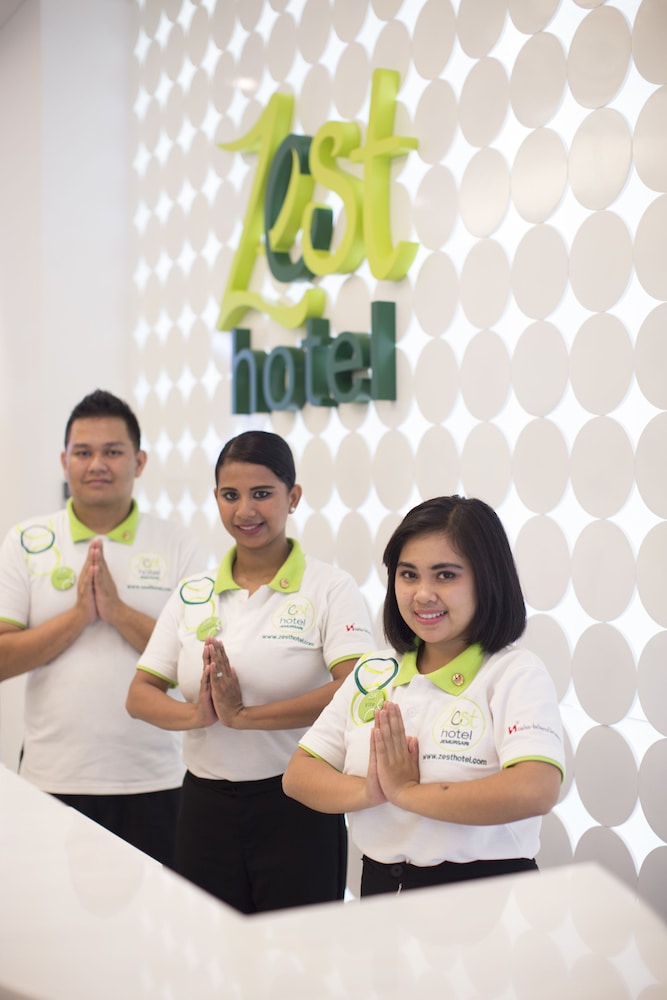 zest jemursari by swiss belhotel international