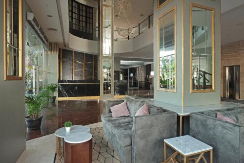 Grand Edge Hotel Semarang,Semarang>>Jatingaleh,4 star