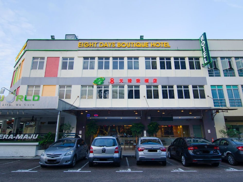 8 days boutique hotel mount austin jb