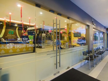 8 days boutique hotel mount austin jb