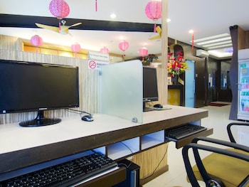 8 days boutique hotel mount austin jb
