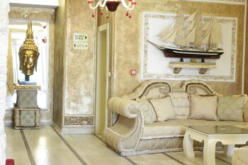 bali colosseum hotel