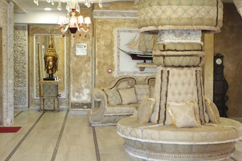 bali colosseum hotel