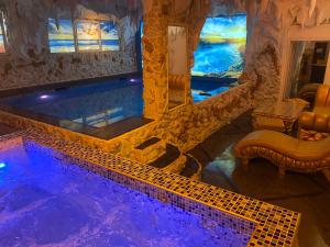 bali colosseum hotel