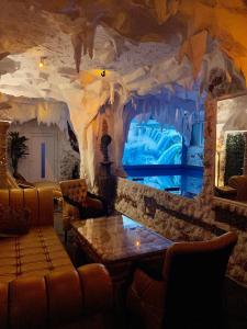 bali colosseum hotel