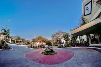 luisita central park hotel