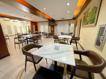 luisita central park hotel