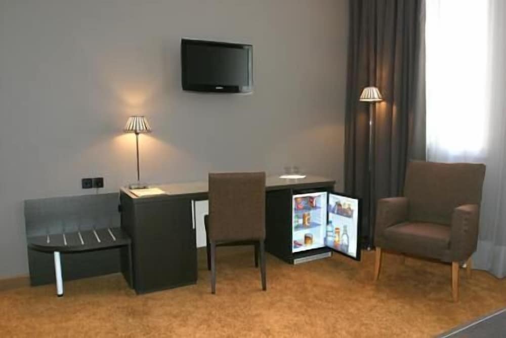 tana hotel