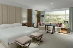 Grand Hyatt Dubai,Dubai Healthcare City>>Bur Dubai,5 star