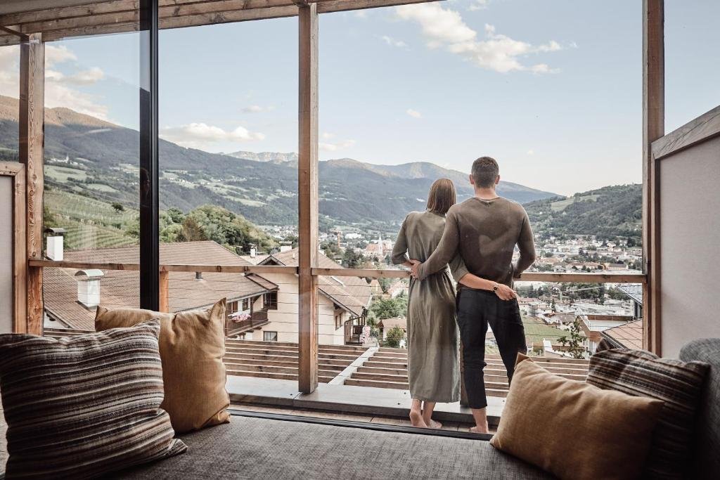 haller suites and restaurant