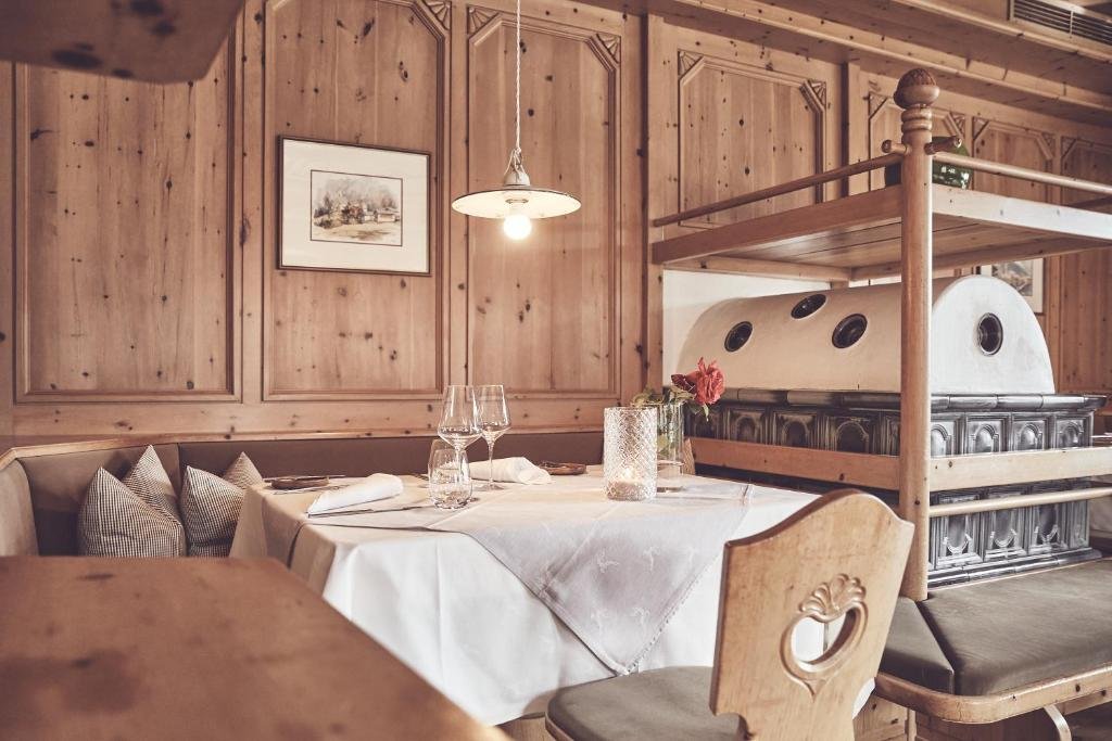 haller suites and restaurant