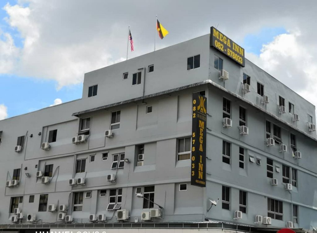 mega inn