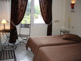 adonis sanary grand hotel des bains