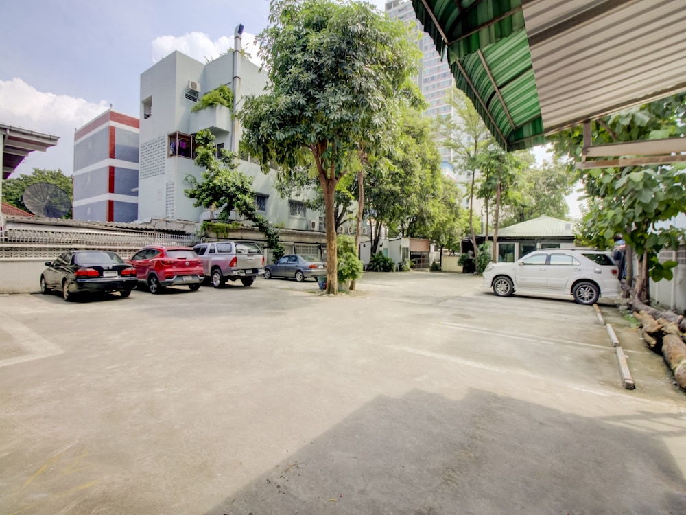 nature boutique hotel ratchayothin