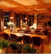 Mary-Ann's Polarrigg,Spitsbergen>>Longyearbyen,3 star