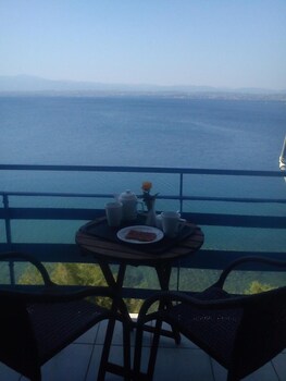 hotel lefkadi