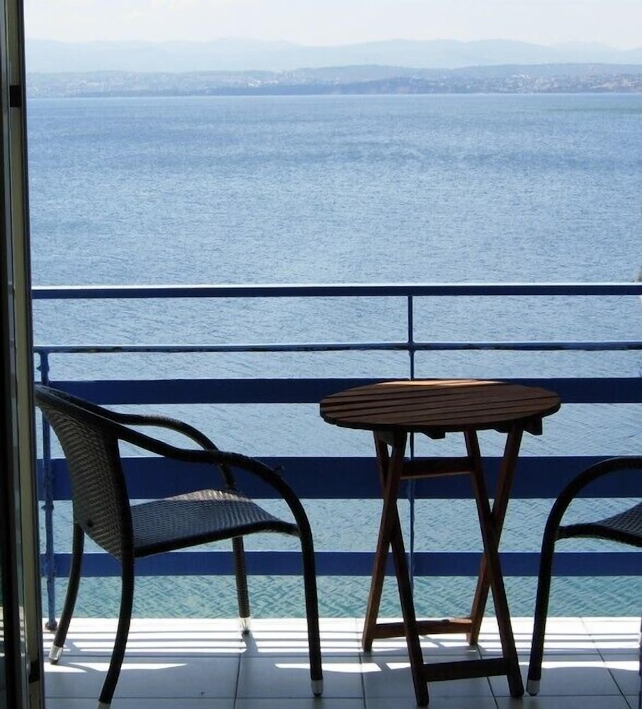 hotel lefkadi