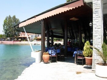 hotel lefkadi