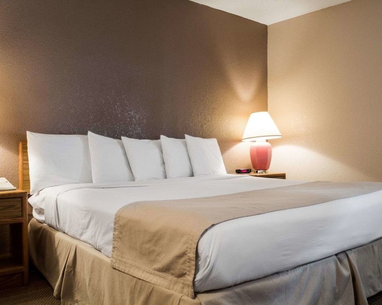 rodeway inn fargo