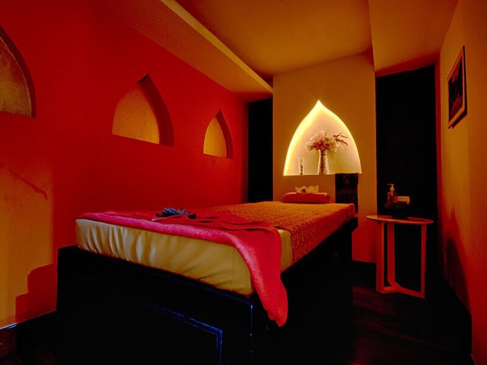 tm land hotel