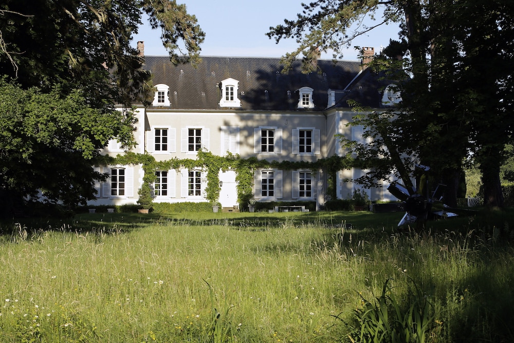 chateau de la resle design hotels