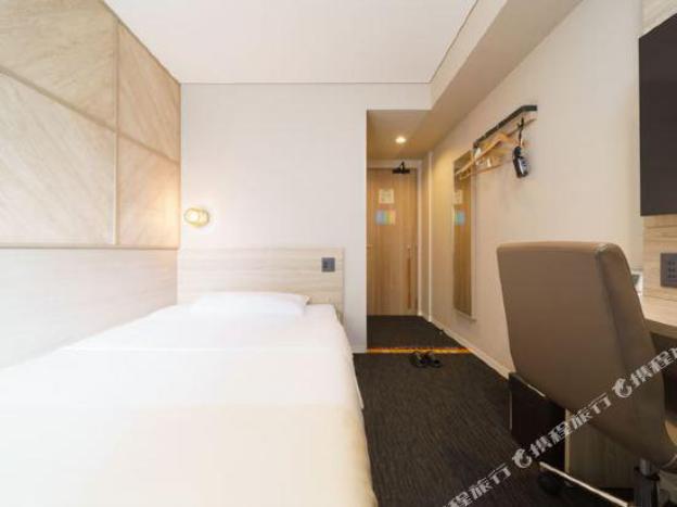 super hotel midousuji line esaka