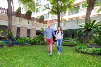 lasalle suites hotel and residence