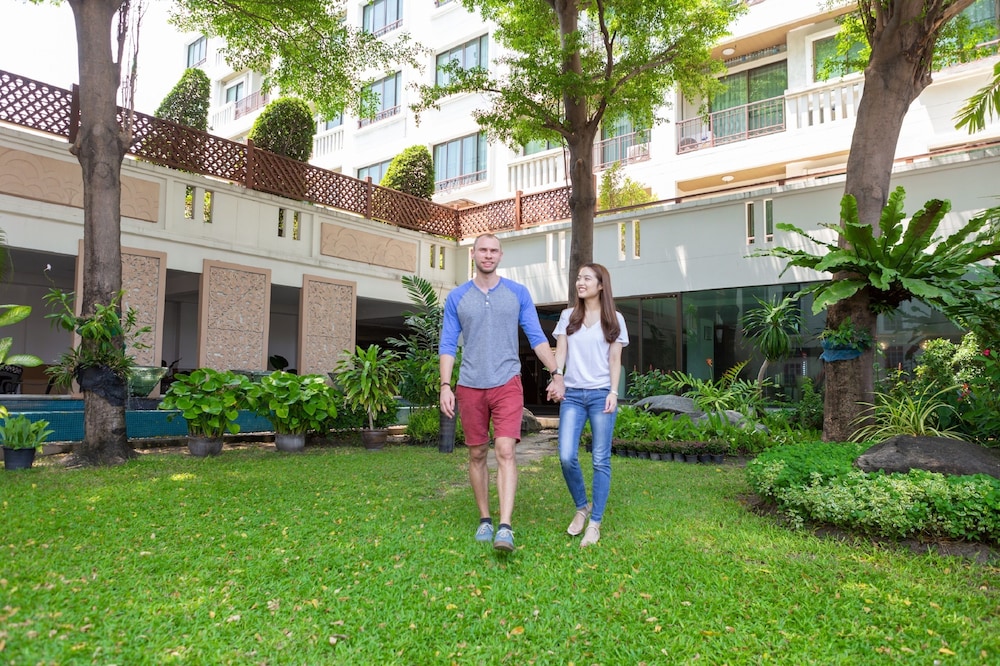 lasalle suites hotel and residence