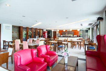 lasalle suites hotel and residence