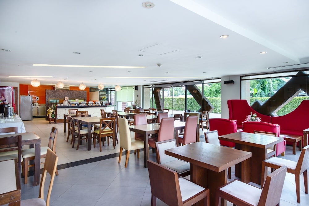 lasalle suites hotel and residence